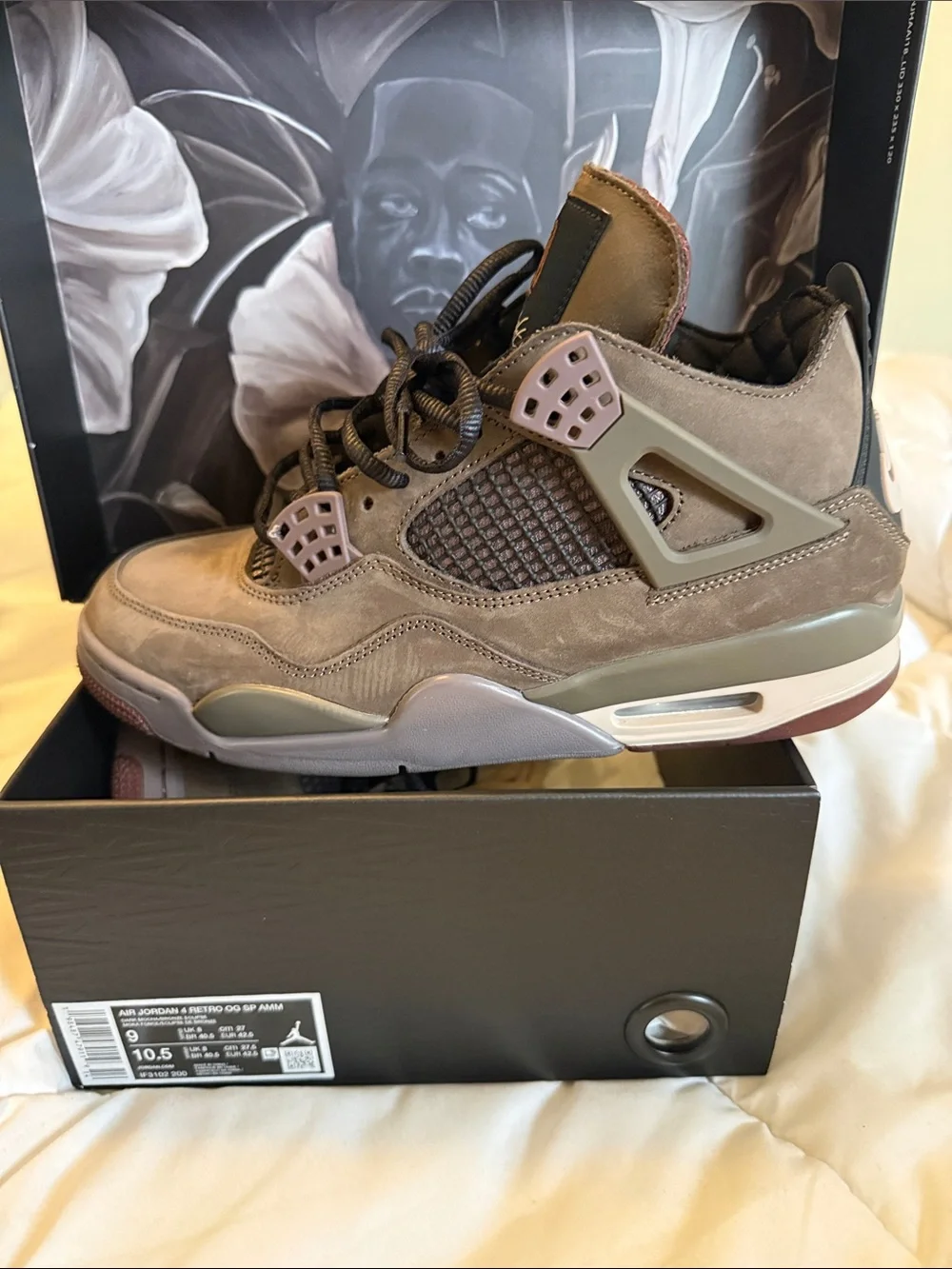 Jordan 4 Retro Sneaker in Brown and Mauve Accents